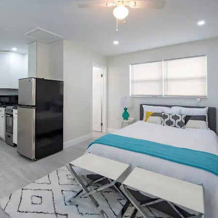 Modern Studio Apt. 0.8 Miles To The Beach